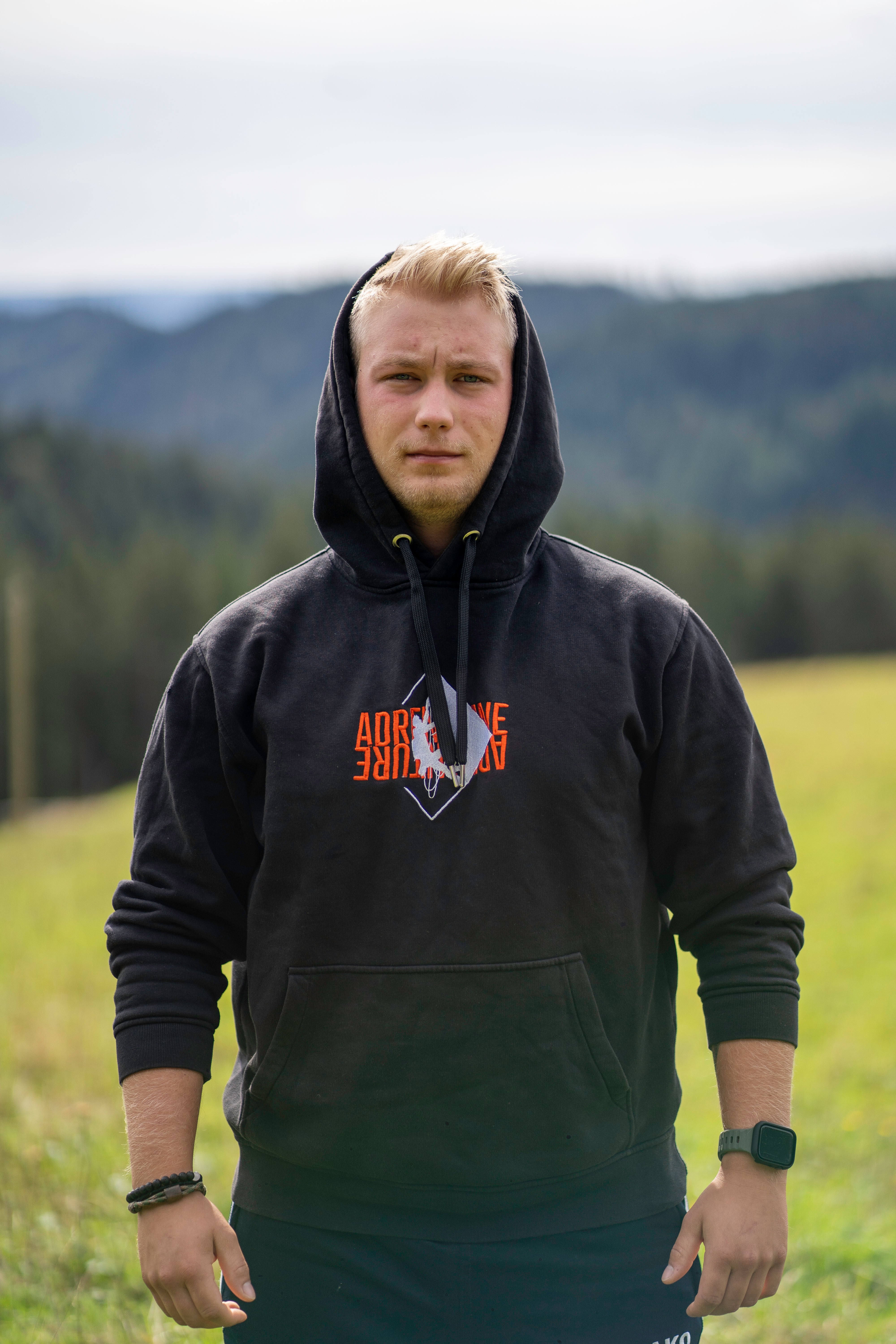 Bio Hoodie Adrenaline Adventure bestickt